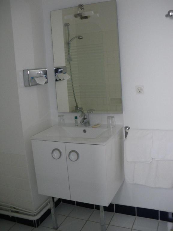 Hotel Continental Vierzon Oda fotoğraf