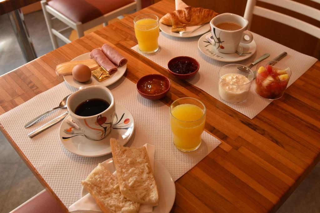 Hotel Continental Vierzon Dış mekan fotoğraf